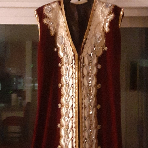 VINTAGE velvet red/gold embellish vest + Lining - Picture 9 of 11